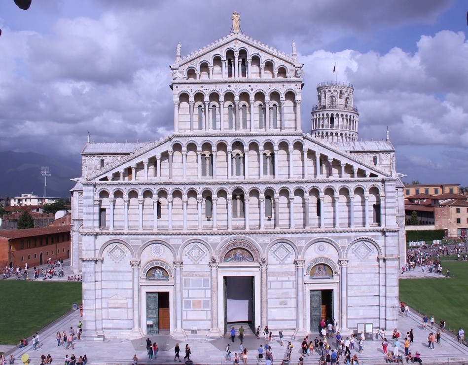Piza, Duomo di Santa Maria Assunta, fasada, widok z baptysterium