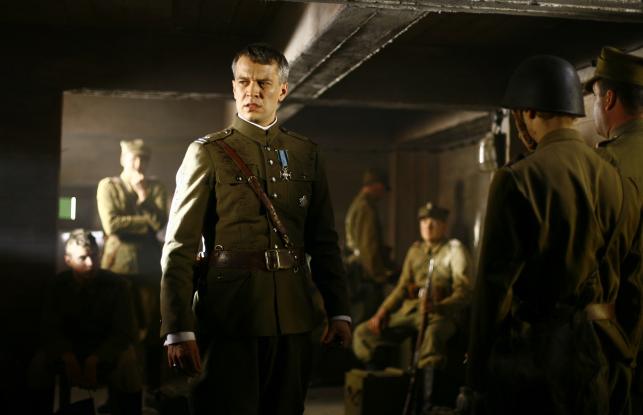 Michał Żebrowski, jako mjr Henryk Sucharski. Scena z filmu